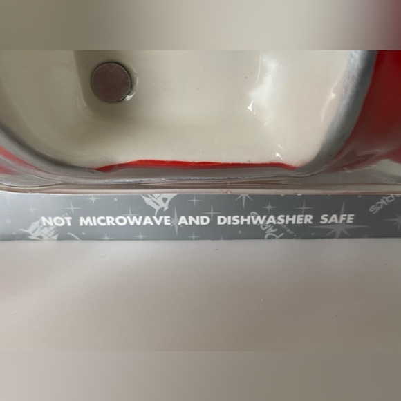 NEW Mickey & Minnie Mouse In Red Car Disney Parks Salt & Pepper Shakers Magnetic - Picture 5 of 11